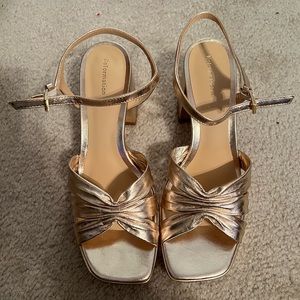 Never worn. Reformation Mazie Platform Heel in Gold Size 8